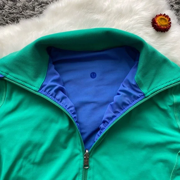 Lululemon Reversible Zip-Up Jacket - Picture 3 of 6